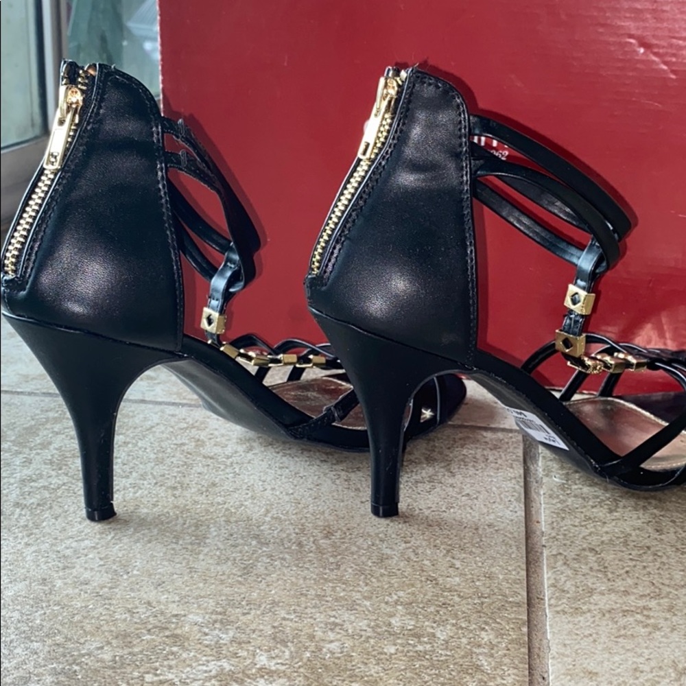 Heels - Picture 5 of 6